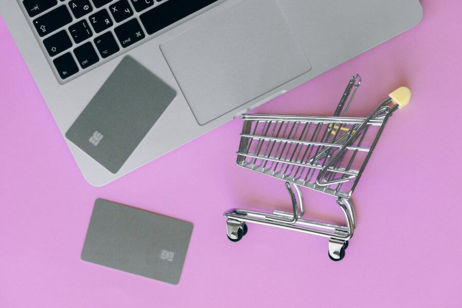 E-ticaret sitelerinin satışlarını artırmak için doğru web tasarım stratejilerinin nasıl oluşturulacağına dair rehber içerik sağlar. 