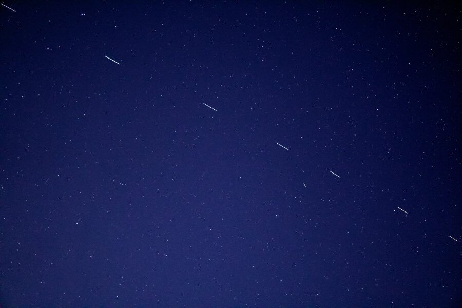 SpaceX tarafından geliştirilen Starlink projesi devreye giriyor. Starlink Uydularının Dünya Üzerindeki Dağılımı ve Kapsama Alanı